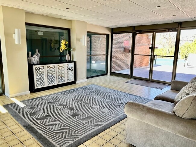 Foto del edificio - 404 Paradise Rd