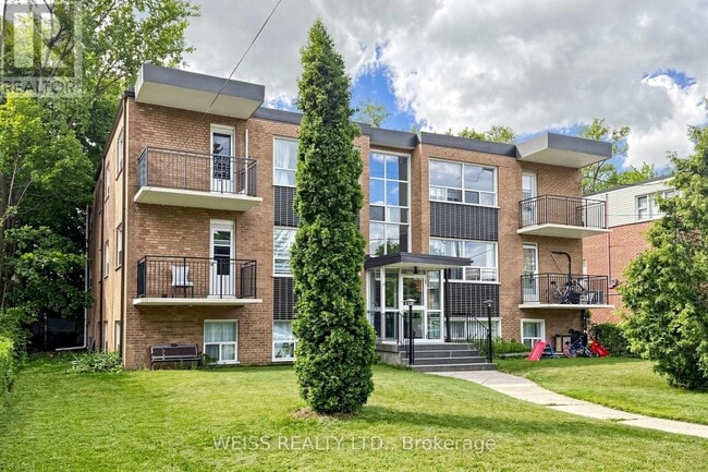 Building Photo - 17 Fraserwood Ave