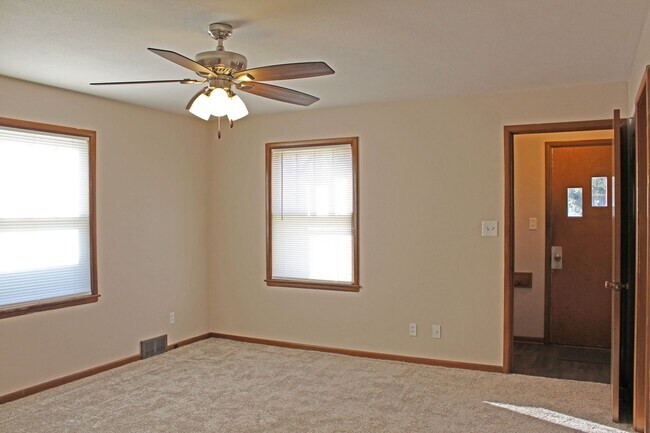 Foto del edificio - 2-Bedroom, 1-Bath House for Rent