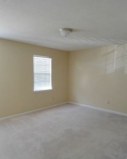 Building Photo - 2438 Hampstead Dr
