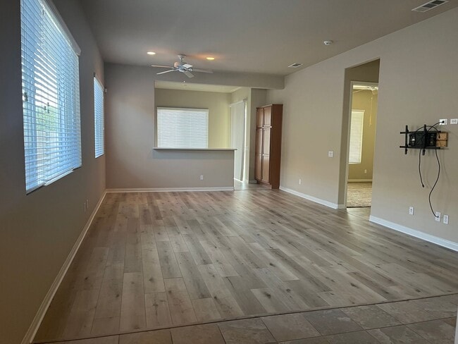 Foto del edificio - 2 bedroom 2 bath with bonus room/ office r...