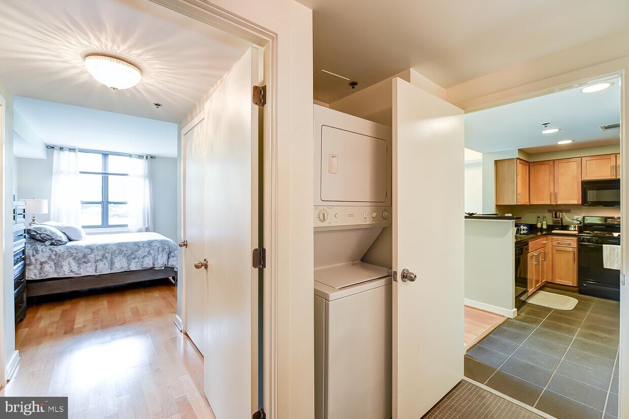 Primary Photo - 3883 Connecticut Ave NW