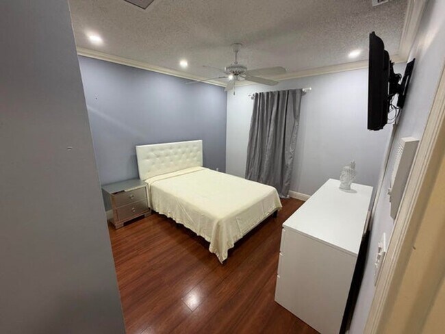 Foto del edificio - 13814 Callington Dr