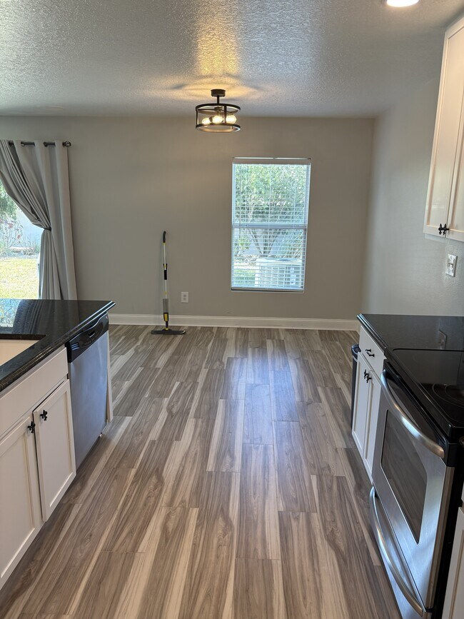 Comedor - 5304 Cordgrass Bend Ln