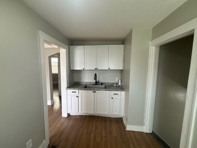 Foto del edificio - 15065 Gilchrist St