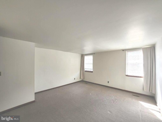 Building Photo - 108 South St