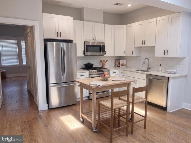 Foto del edificio - 1627 Holbrook St NE