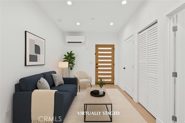 Foto del edificio - 5734 Stansbury Ave