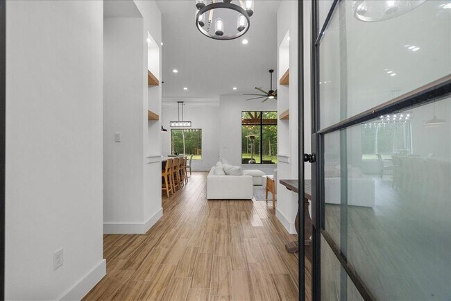 Building Photo - 266 Rd 66111