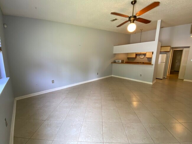 Foto del edificio - 2133 Sandpiper St