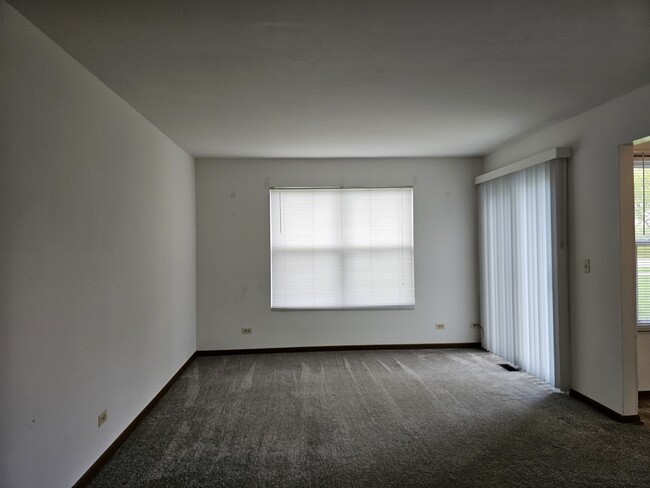 Foto del edificio - 301 Village Creek Dr