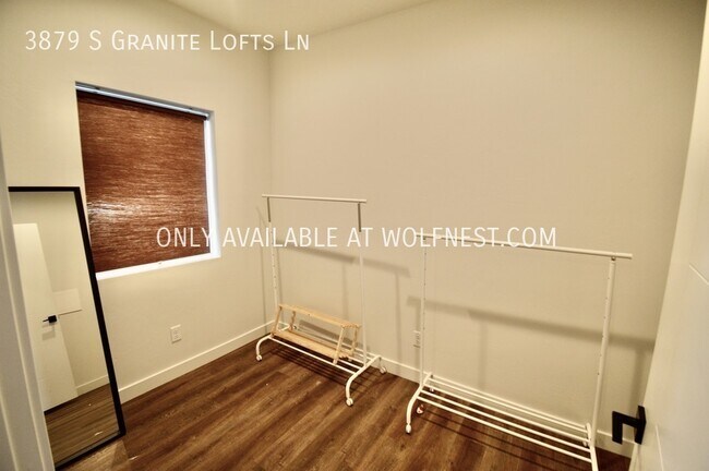 Foto del edificio - 3879 Granite Lofts Ln