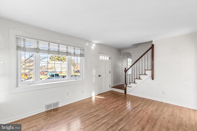 Foto del edificio - 3 Bedroom Brick Cape Cod in York Suburban School District!