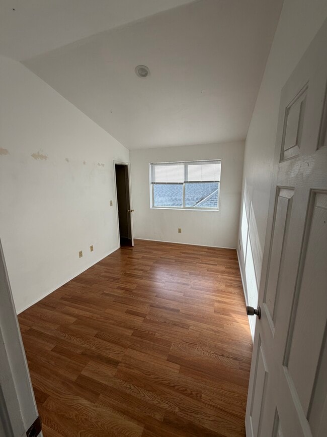 Building Photo - 310 First St