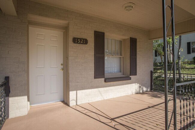 Building Photo - 1521 W State St