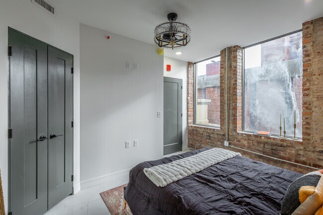 Foto del edificio - 117 E 7th St