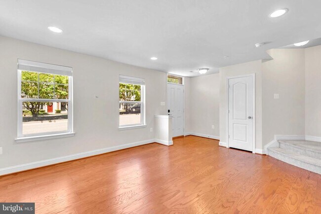 Foto del edificio - 617 S Cherry Grove Ave