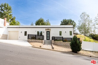 Building Photo - 4724 El Caballero Dr