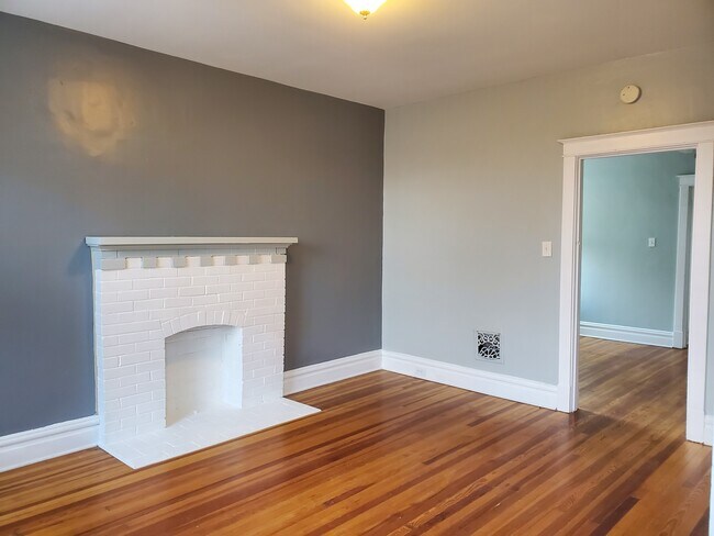 Faux Fireplace in bedroom. - 4960 Odell St