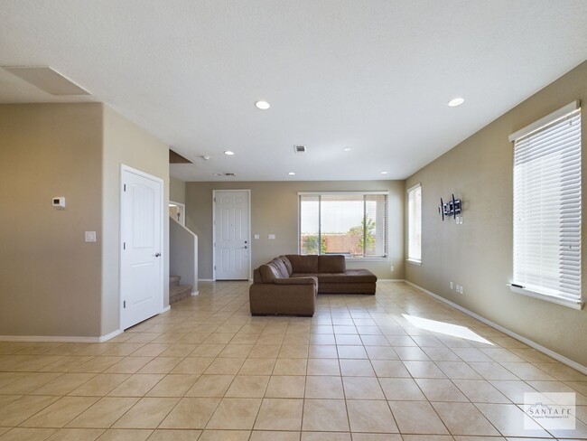 Building Photo - Two Story Pulte Townhouse Available July 1...