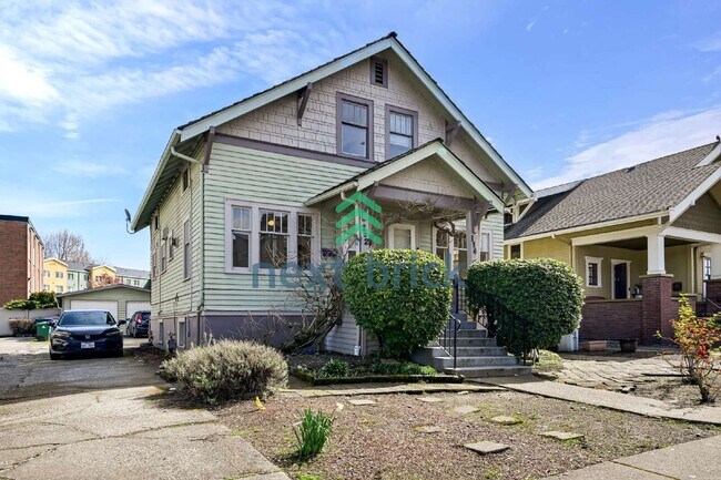 Building Photo - Charming 3-Bed Duplex in Renton - Spacious 1280 Sq Ft Haven!