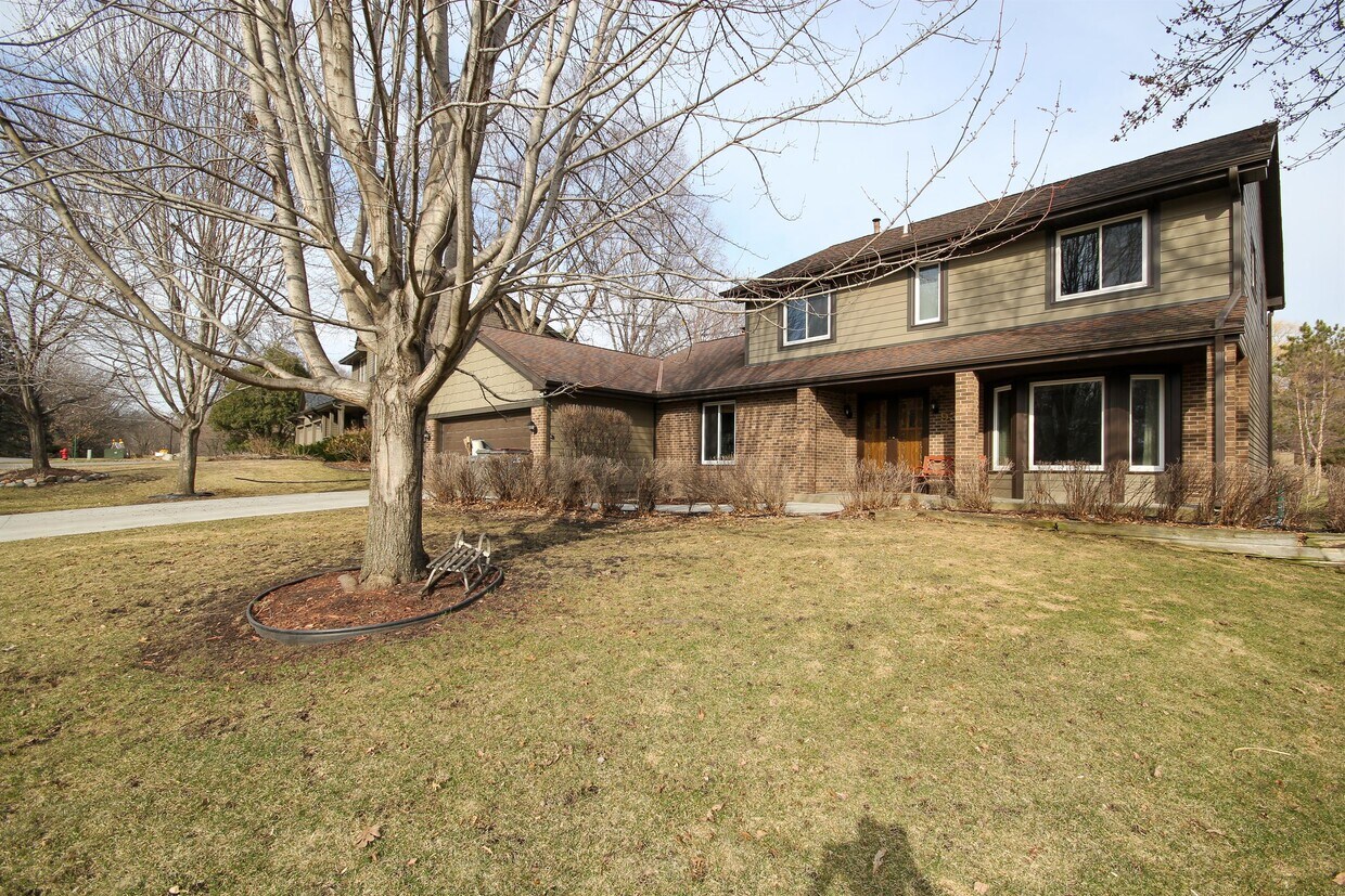 9381 Amsden Way, Eden Prairie, MN 55347 House for Rent in Eden