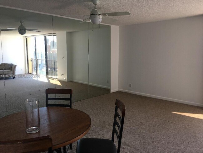 Foto del edificio - 290 174th St St