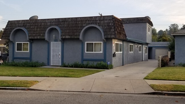 Dúplex - 1344 E Windsor Rd