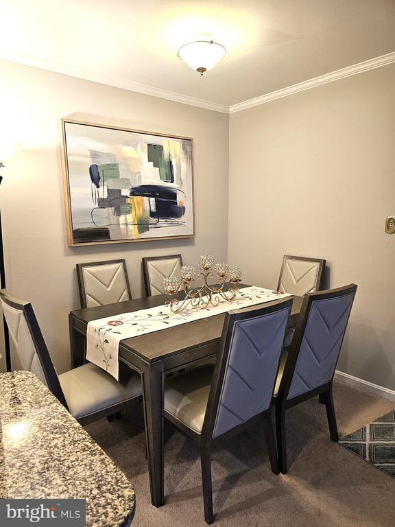 Foto del edificio - 5821 Rexford Dr