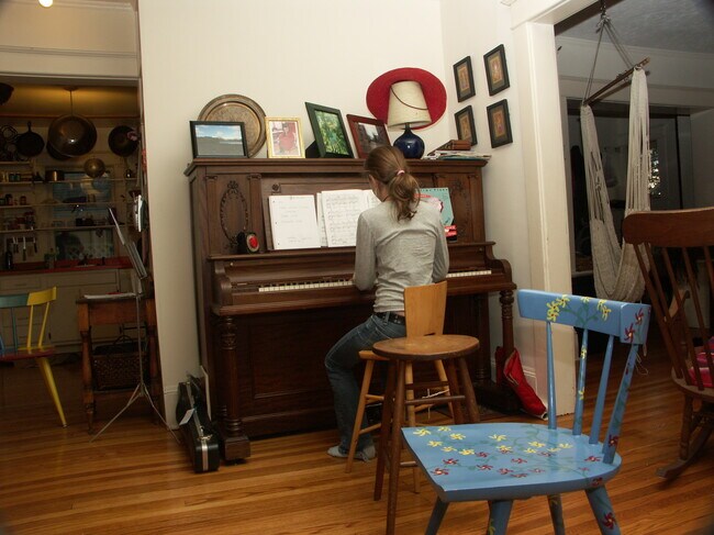 Dining room - 227 Bryant Ave