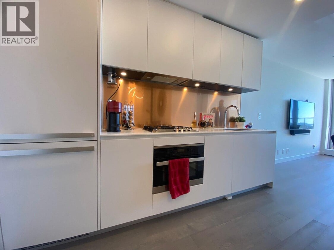 Primary Photo - 1480 Howe St