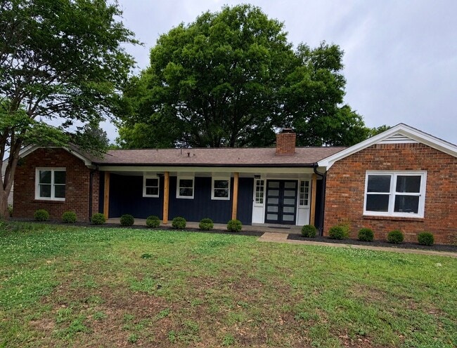 Photo - 2311 Lovitt Dr House