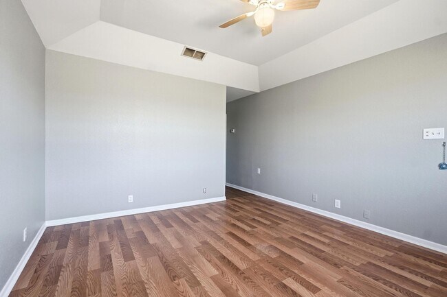 Foto del edificio - 2333 N Danville Dr