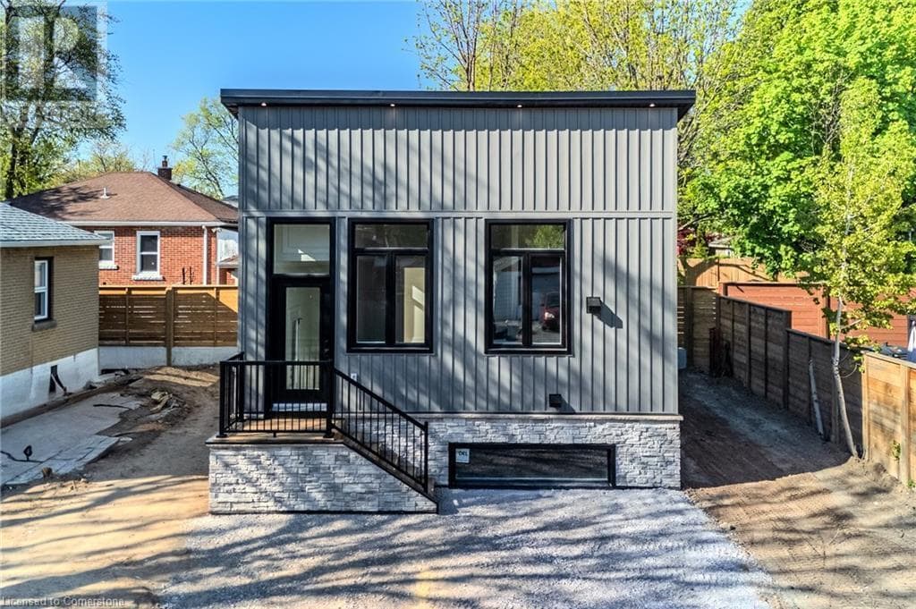 Photo principale - 77 W 4th St