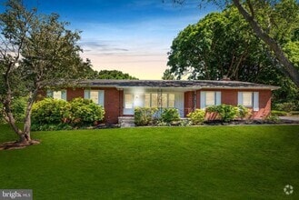 Building Photo - 6505 Panorama Dr