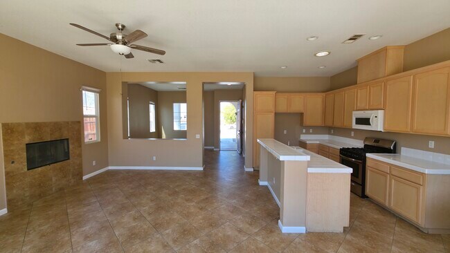 Building Photo - 13798 Oasis Dr