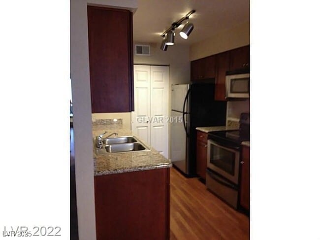 Building Photo - 2750 S Durango Dr