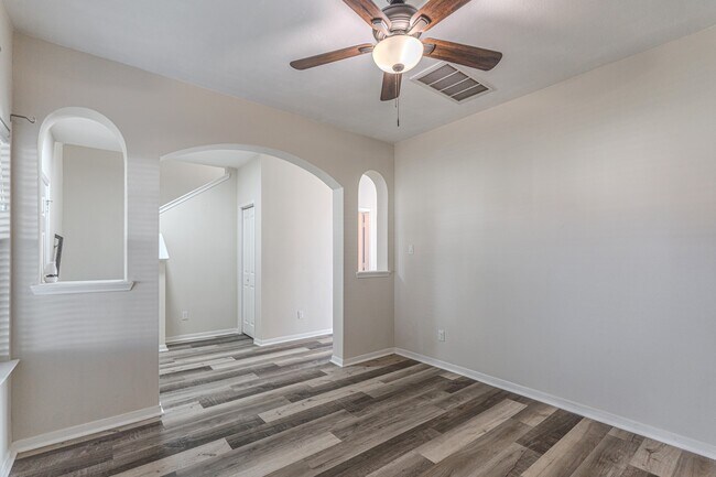 Foto del edificio - 20702 Settlers Lake Cir N