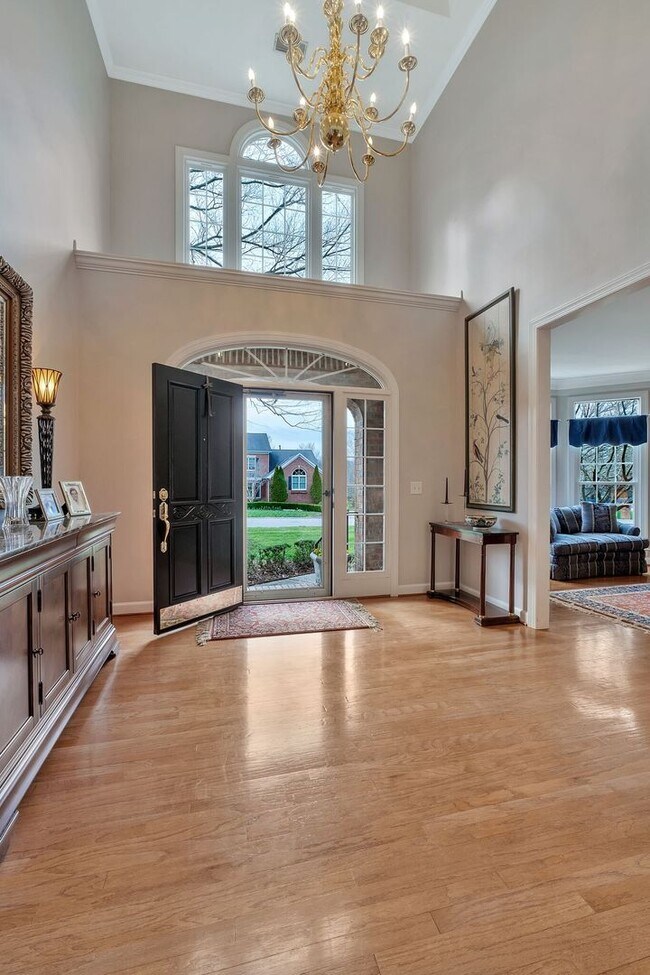 Foto del edificio - 5 Bedroom Williamson County Home w/ 3 Car ...