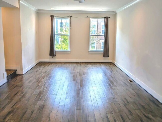 Foto del edificio - 4 Bedroom Townhome in Clarksburg