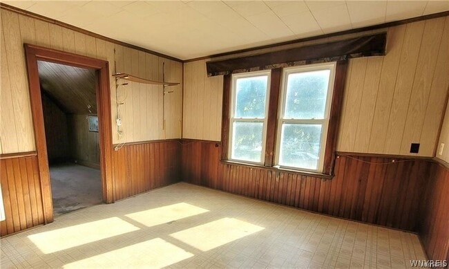 Building Photo - 325 Box Ave (Upper) Avenue Unit