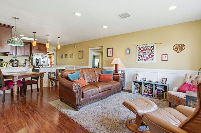 Building Photo - Beautifully Maintained Single-Level Home in La Mesa — 3 Bed / 2 Bath | 1,627 Sq Ft