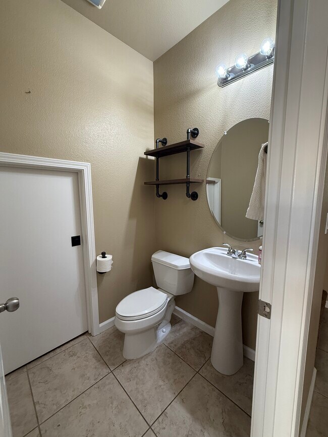 Building Photo - 2810 Orly Ct