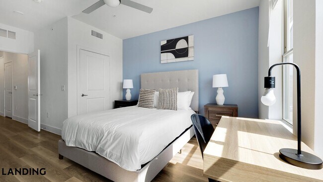 Foto del edificio - 6525 Ed Bluestein Blvd