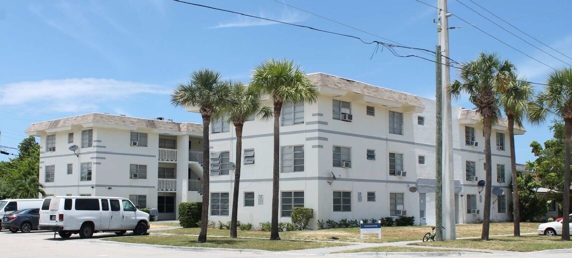 Foto principal - 16701 NE 21st Ave