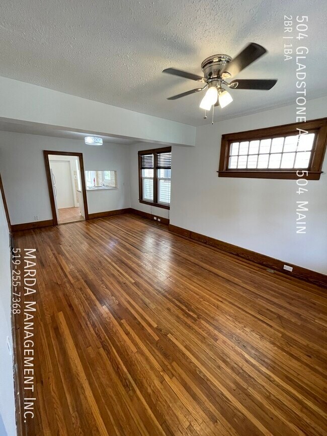 Photo du bâtiment - BRIGHT & SPACIOUS 2 BED / 1 BATH UNIT IN OLD WALKERVILLE+ HYDRO & GAS