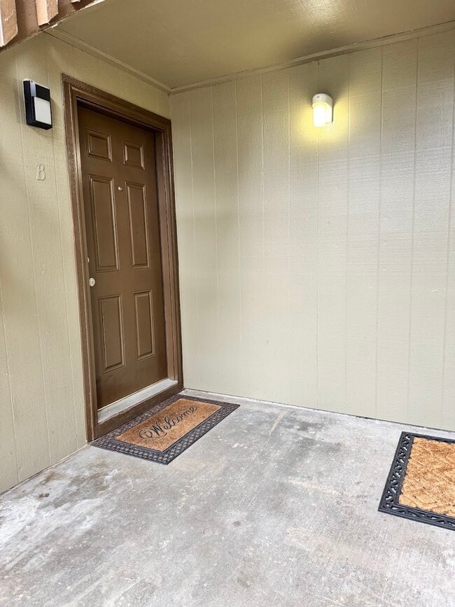 Building Photo - 5026 S 58th St