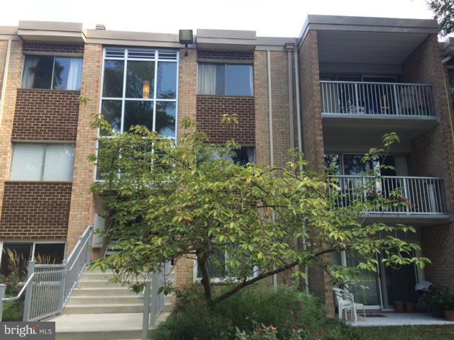 lower level - 8002 Le Havre Pl