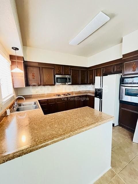 Foto del edificio - 3678 Hidden Dr