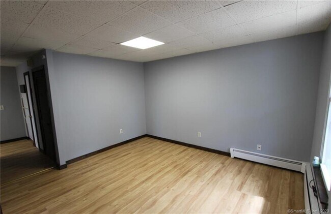 Foto del edificio - 49-51-51 Perry Ave